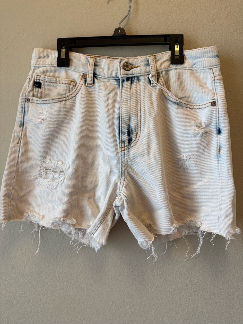 NWT KanCan Distressed Light Blue Denim Women’s Shorts Sz 5/26 Deep Blue Tie Dye